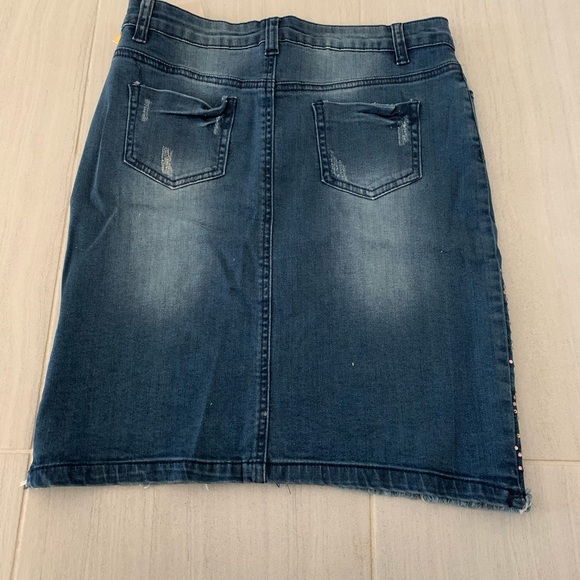 Skirt - Picture 6 of 7